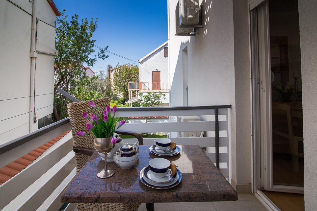 Apartments Lili Flora Zara Camera foto